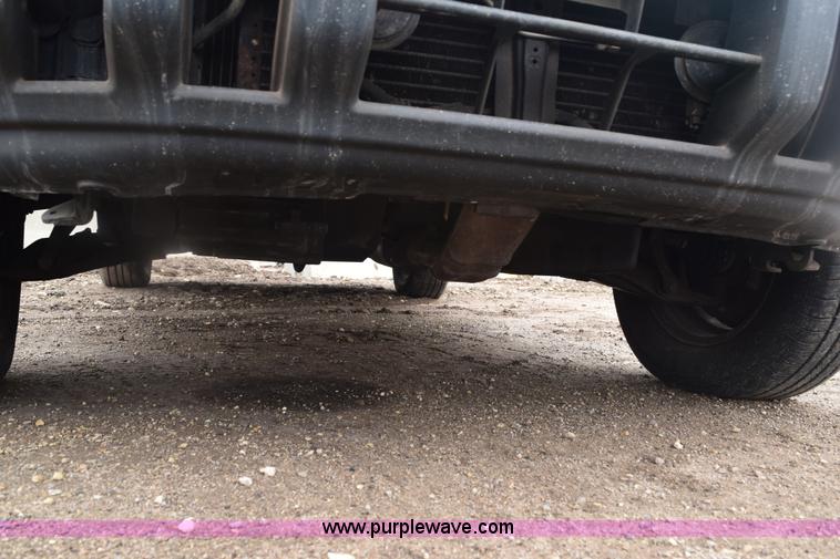 image for item E6131 2001 Honda CR-V LX SUV