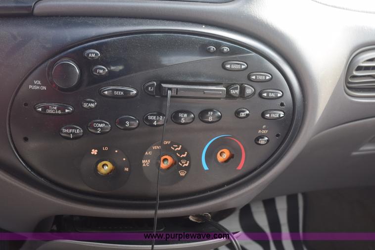 image for item E6158 1998 Ford Taurus LX