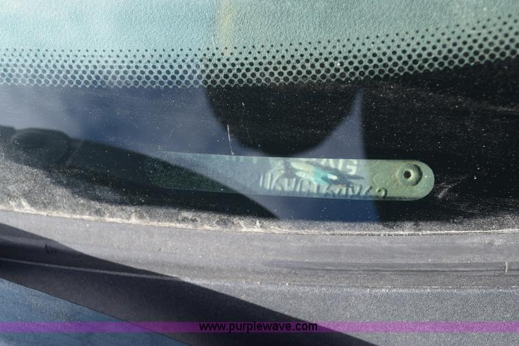 image for item E6158 1998 Ford Taurus LX