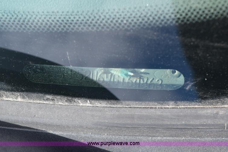 image for item E6158 1998 Ford Taurus LX