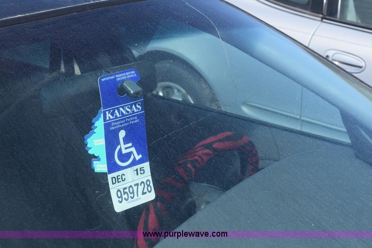 image for item E6158 1998 Ford Taurus LX