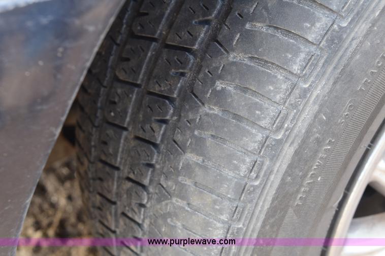 image for item E6158 1998 Ford Taurus LX