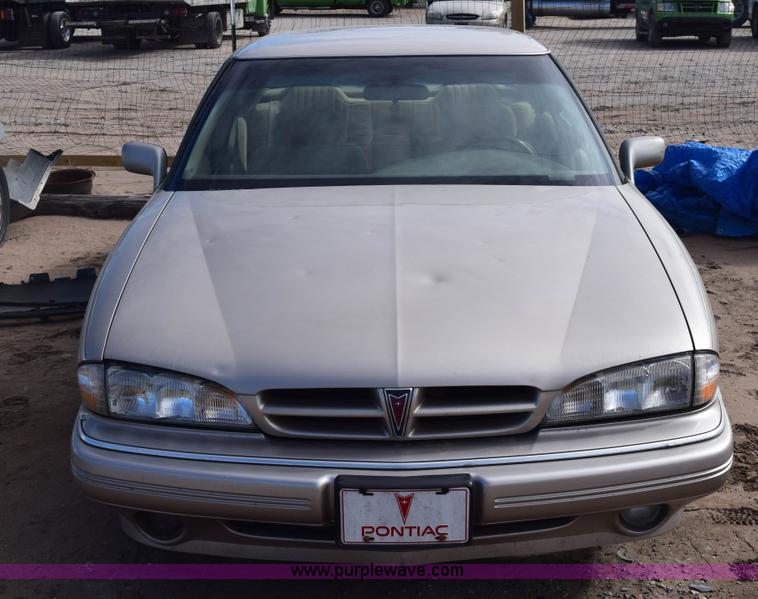 image for item E6160 1993 Pontiac Bonneville SE