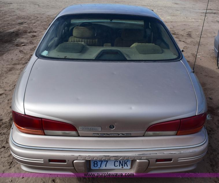 image for item E6160 1993 Pontiac Bonneville SE