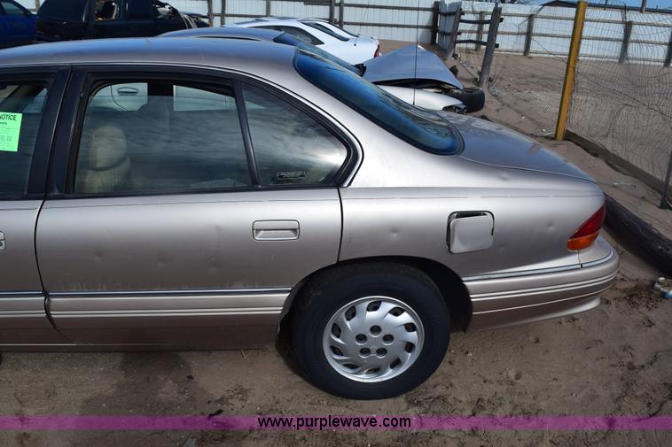 image for item E6160 1993 Pontiac Bonneville SE