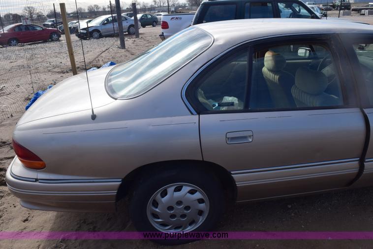 image for item E6160 1993 Pontiac Bonneville SE