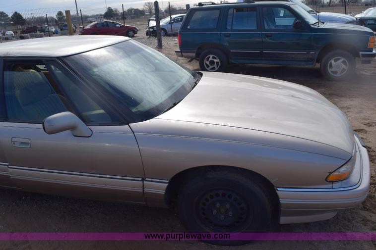 image for item E6160 1993 Pontiac Bonneville SE