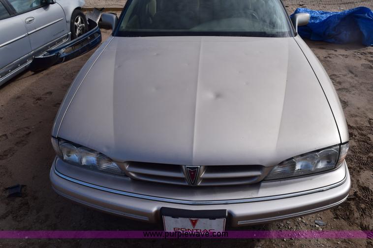 image for item E6160 1993 Pontiac Bonneville SE