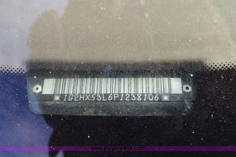 image for item E6160 1993 Pontiac Bonneville SE