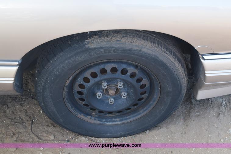 image for item E6160 1993 Pontiac Bonneville SE