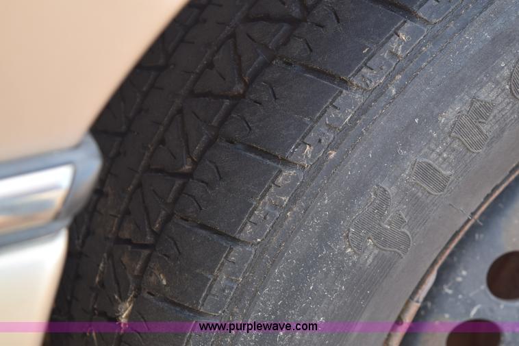 image for item E6160 1993 Pontiac Bonneville SE