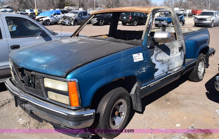 image for item E6162 1992 GMC Sierra 1500 pickup truck