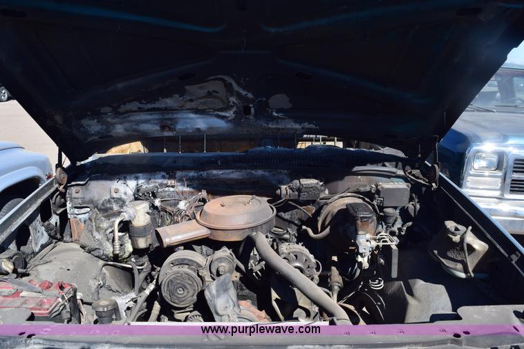 image for item E6162 1992 GMC Sierra 1500 pickup truck