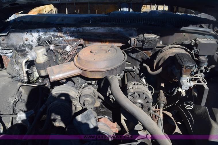 image for item E6162 1992 GMC Sierra 1500 pickup truck