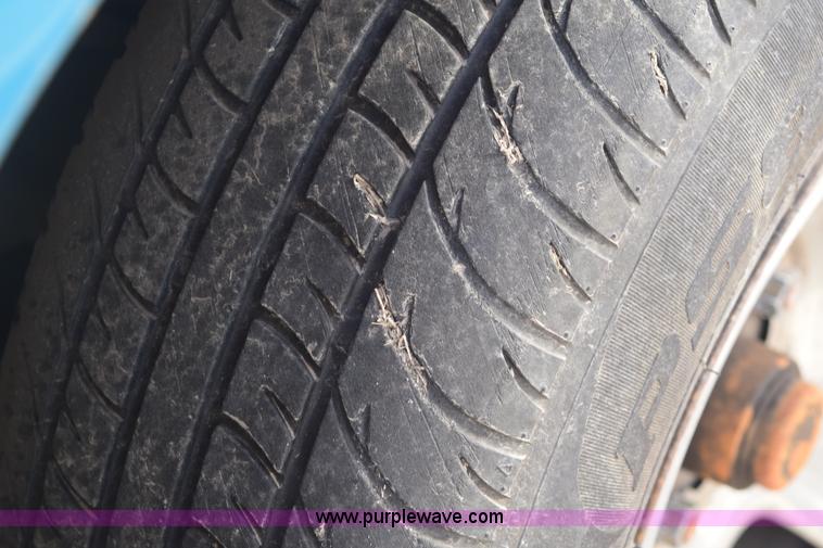 image for item E6162 1992 GMC Sierra 1500 pickup truck