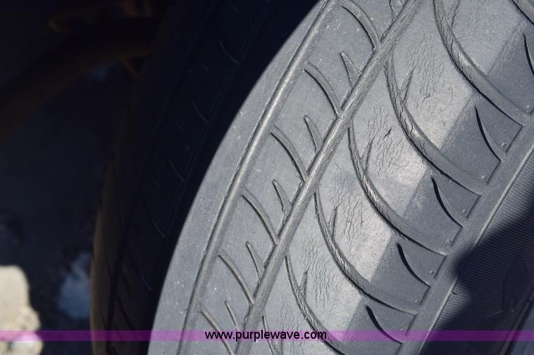 image for item E6162 1992 GMC Sierra 1500 pickup truck