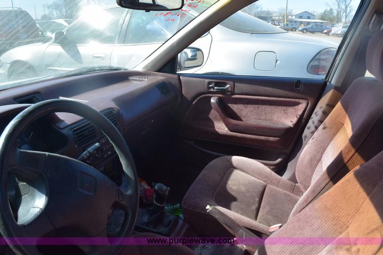 image for item E6163 1993 Honda Accord LX