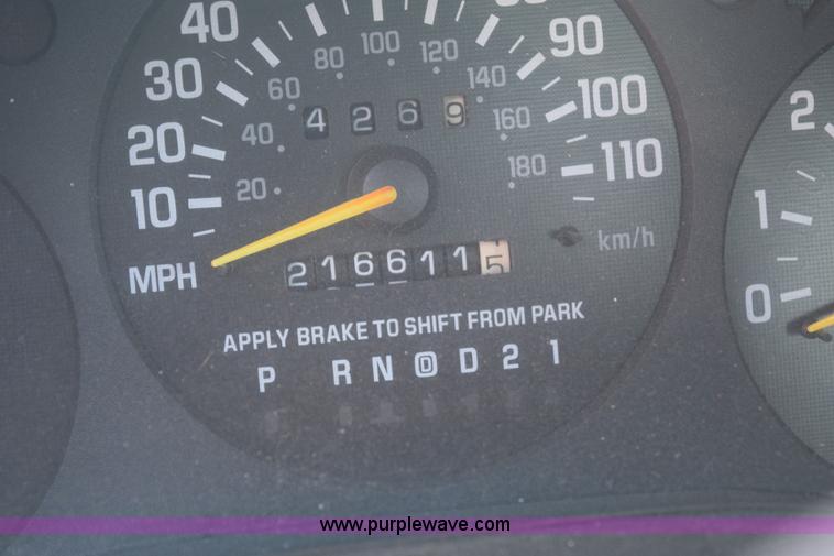 image for item E6166 1998 Chevrolet Monte Carlo LS