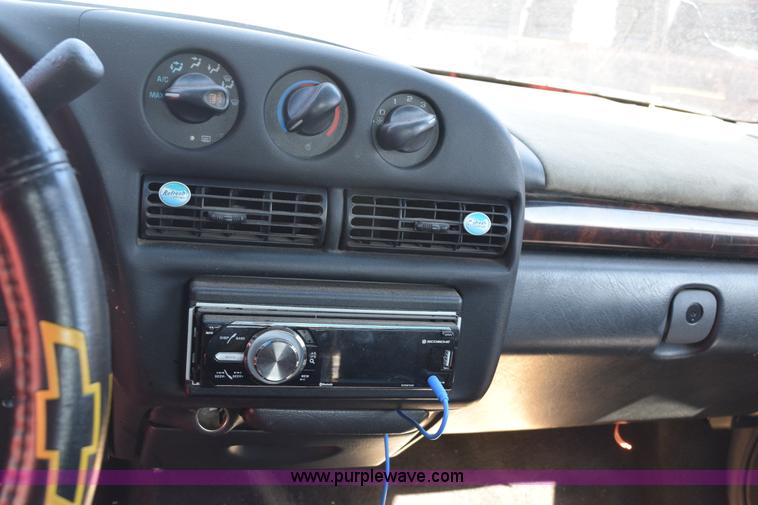 image for item E6166 1998 Chevrolet Monte Carlo LS