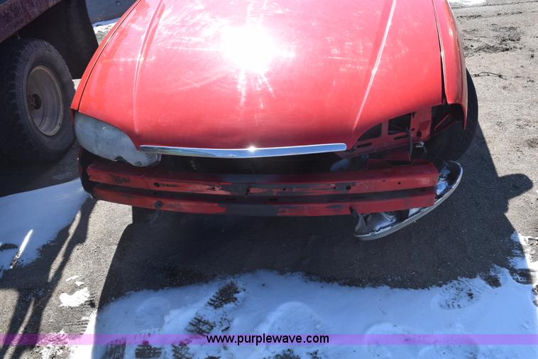 image for item E6166 1998 Chevrolet Monte Carlo LS