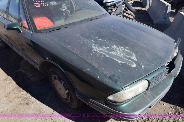 image for item E6167 1994 Oldsmobile Royale