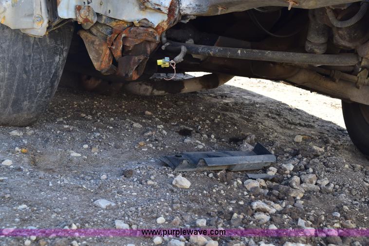 image for item E6168 1995 Chevrolet S10 pickup truck