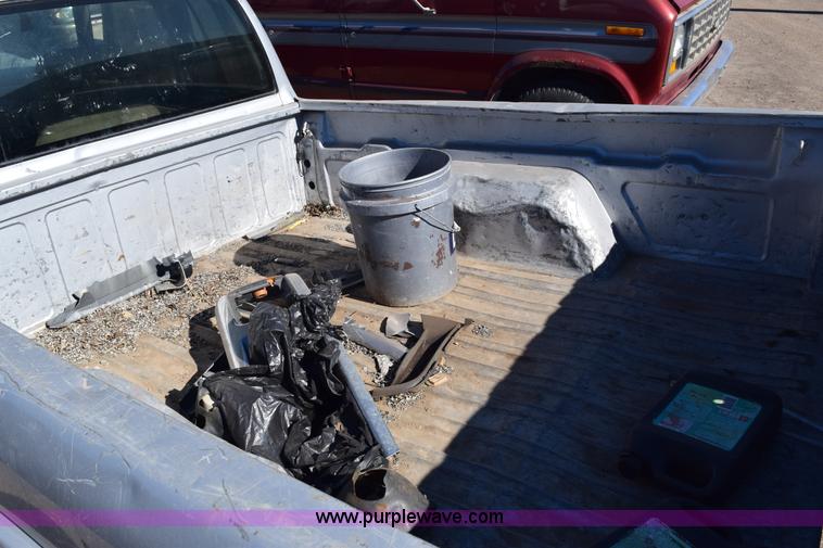 image for item E6168 1995 Chevrolet S10 pickup truck