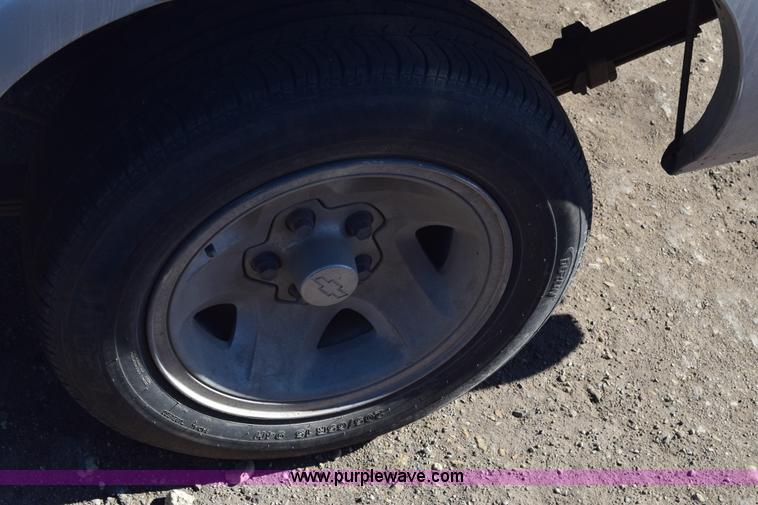 image for item E6168 1995 Chevrolet S10 pickup truck