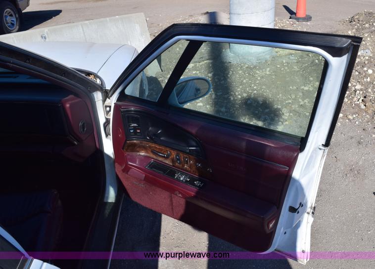 image for item E6169 1994 Buick Park Avenue Ultra