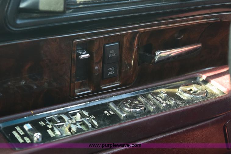 image for item E6169 1994 Buick Park Avenue Ultra