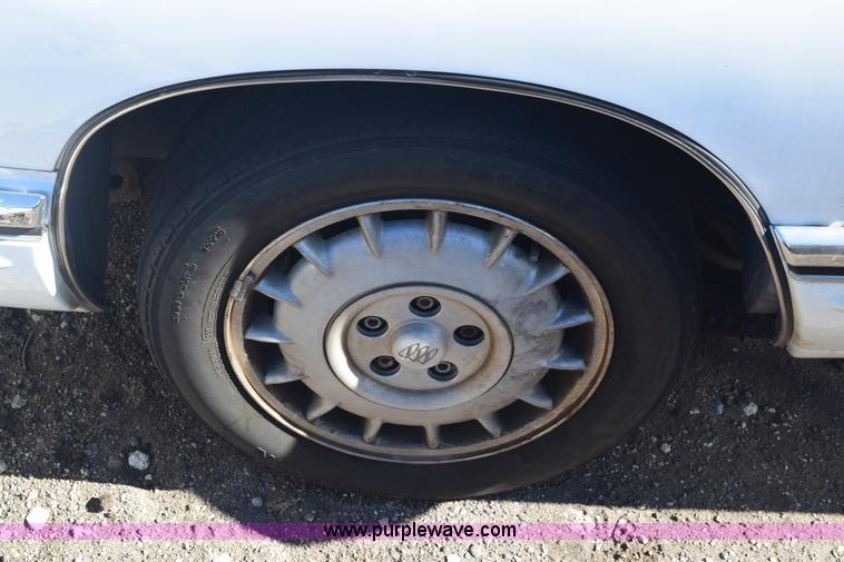 image for item E6169 1994 Buick Park Avenue Ultra