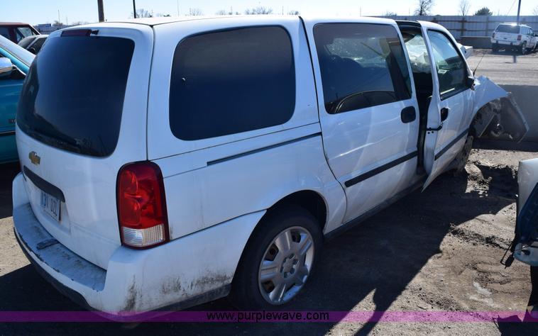 image for item E6170 2006 Chevrolet Uplander EXT LS SUV