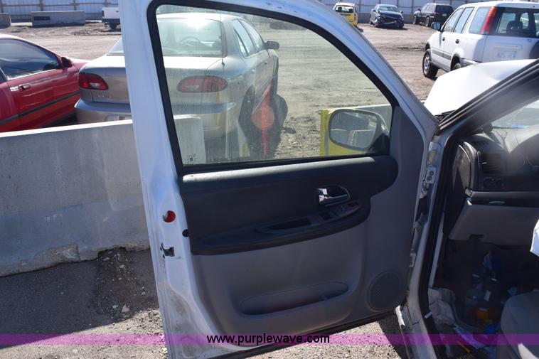 image for item E6170 2006 Chevrolet Uplander EXT LS SUV