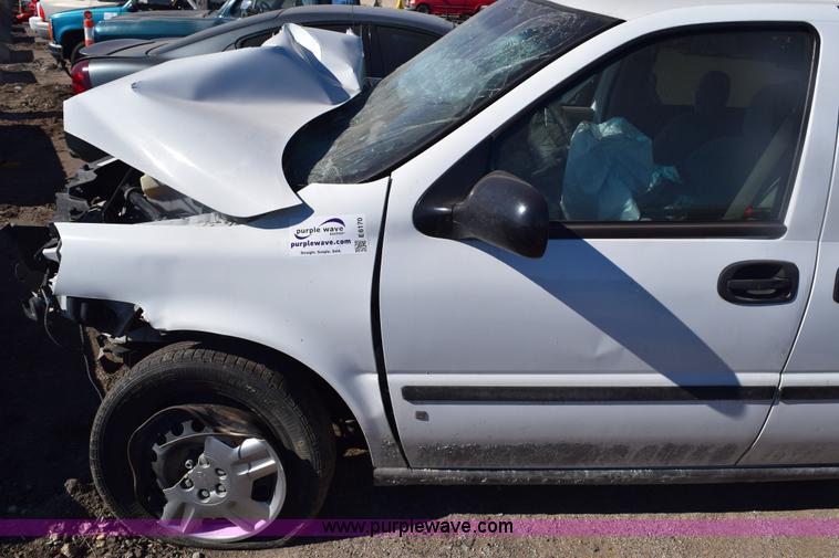 image for item E6170 2006 Chevrolet Uplander EXT LS SUV