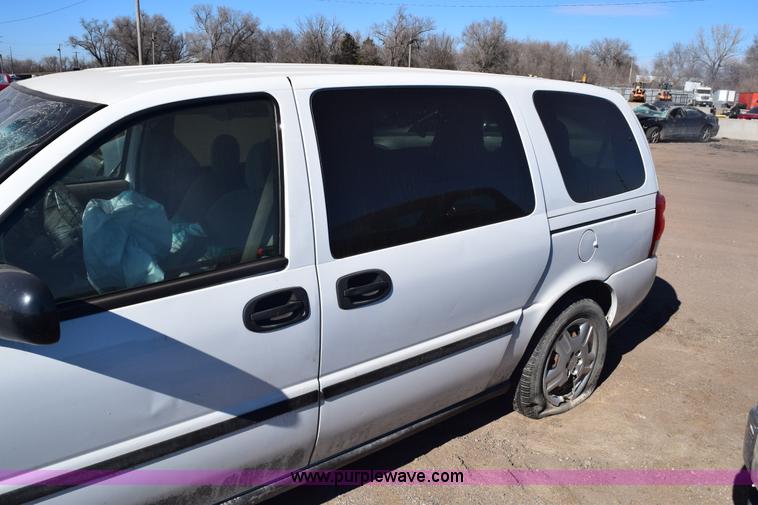 image for item E6170 2006 Chevrolet Uplander EXT LS SUV