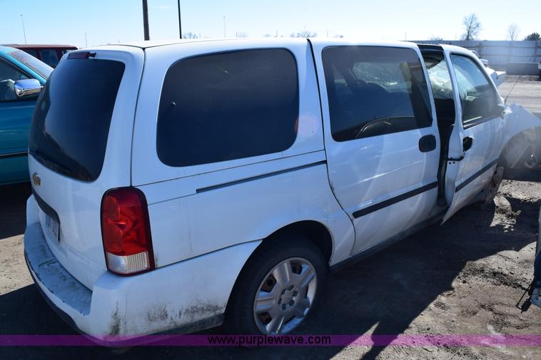 image for item E6170 2006 Chevrolet Uplander EXT LS SUV