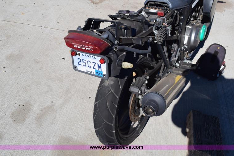 image for item E6171 2006 Suzuki 6s500 motorcycle