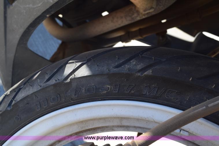 image for item E6171 2006 Suzuki 6s500 motorcycle