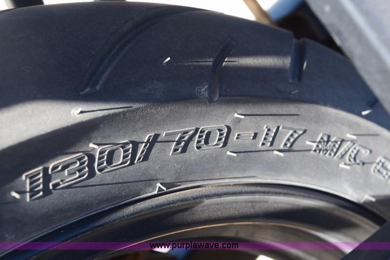 image for item E6171 2006 Suzuki 6s500 motorcycle