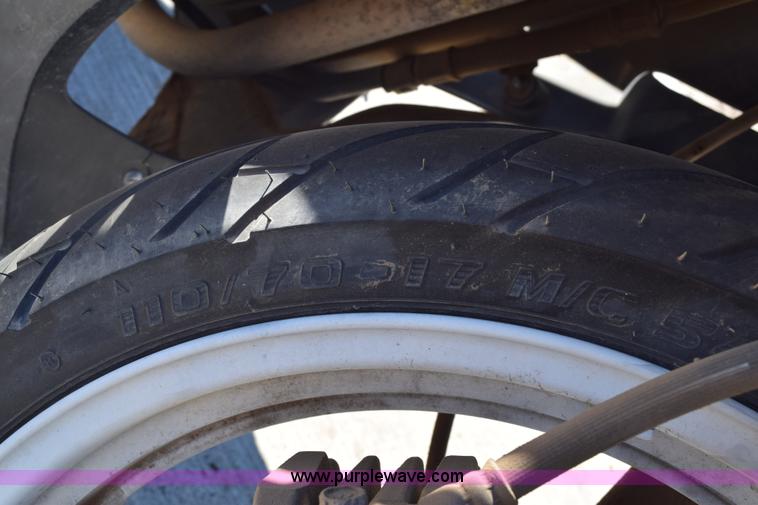 image for item E6171 2006 Suzuki 6s500 motorcycle