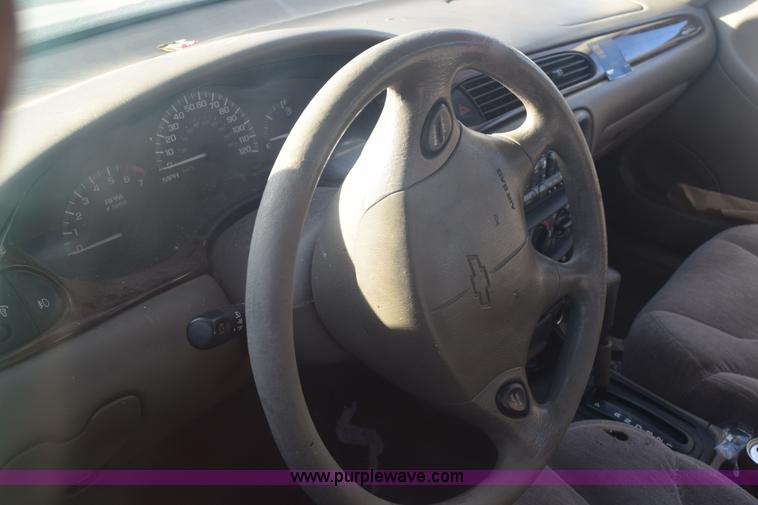 image for item E6173 2000 Chevrolet Malibu LS