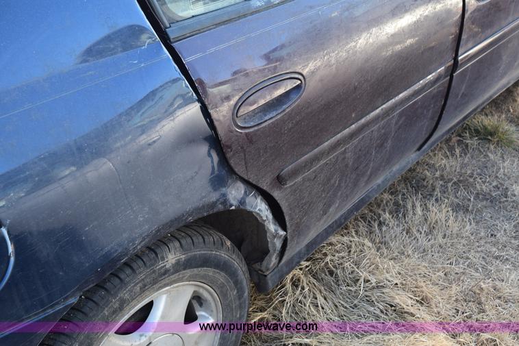 image for item E6173 2000 Chevrolet Malibu LS