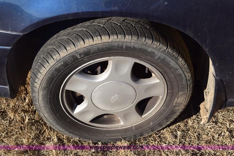 image for item E6173 2000 Chevrolet Malibu LS