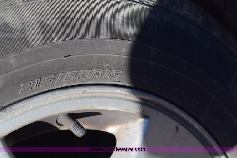 image for item E6173 2000 Chevrolet Malibu LS