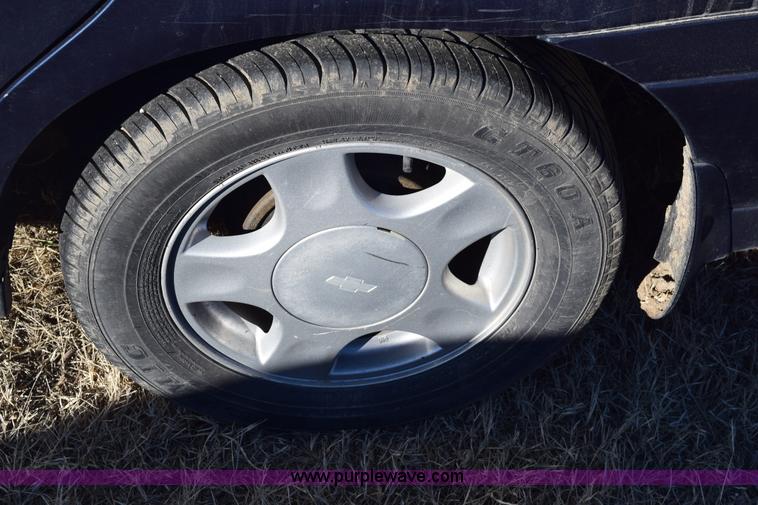 image for item E6173 2000 Chevrolet Malibu LS