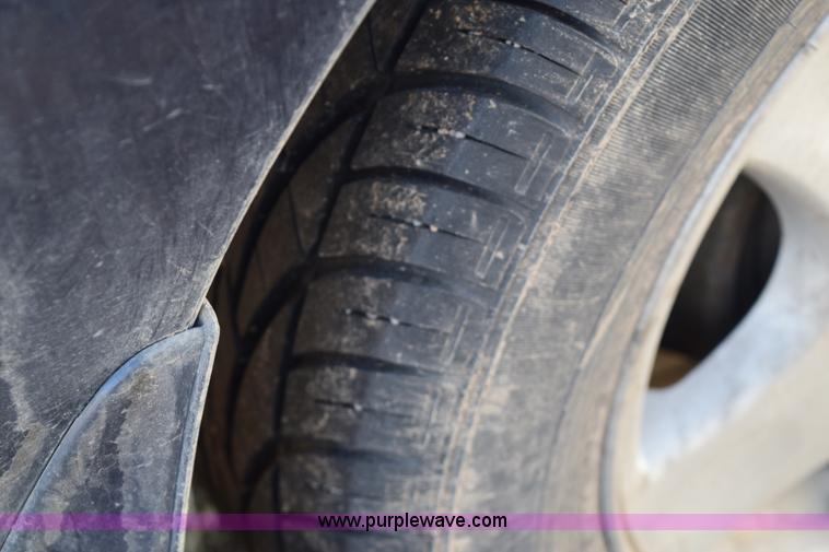 image for item E6173 2000 Chevrolet Malibu LS