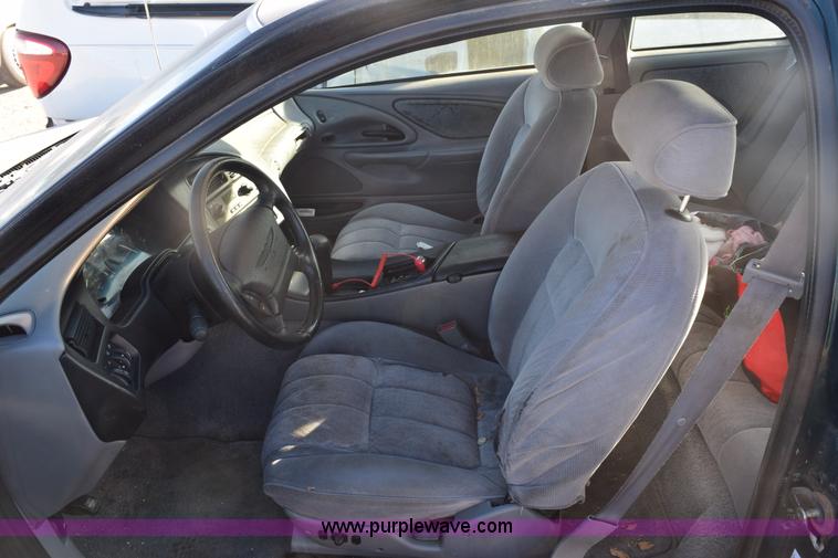 image for item E6174 1995 Ford Thunderbird LX