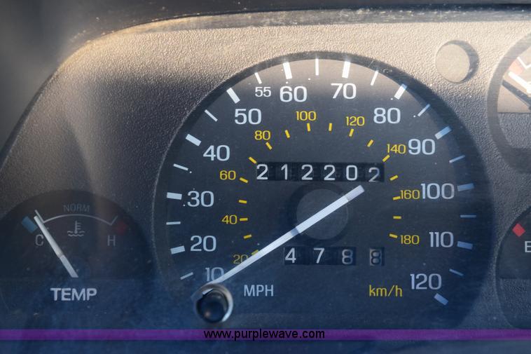 image for item E6174 1995 Ford Thunderbird LX