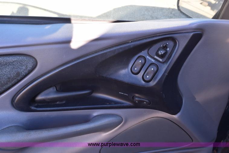 image for item E6174 1995 Ford Thunderbird LX