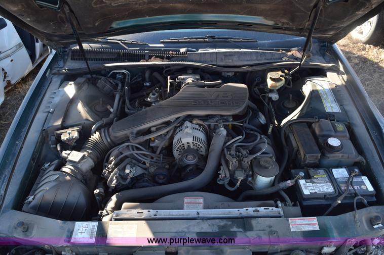 image for item E6174 1995 Ford Thunderbird LX